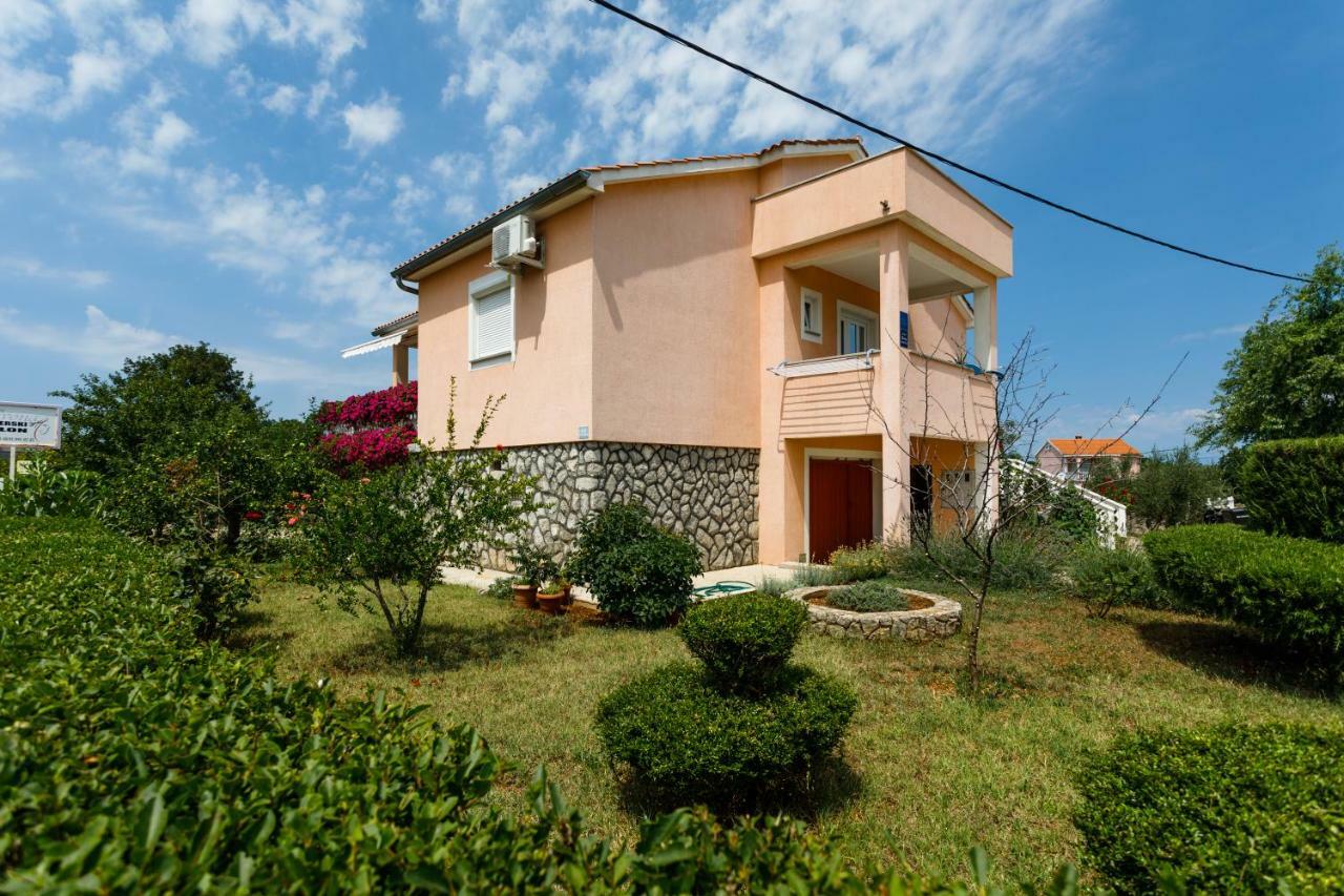 Apartman Dobrila Vrh  Exteriér fotografie