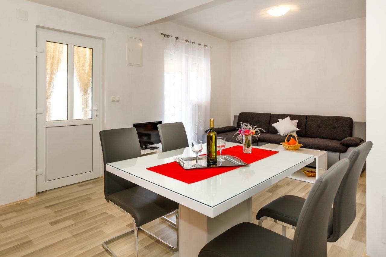 Apartman Dobrila Vrh  Exteriér fotografie